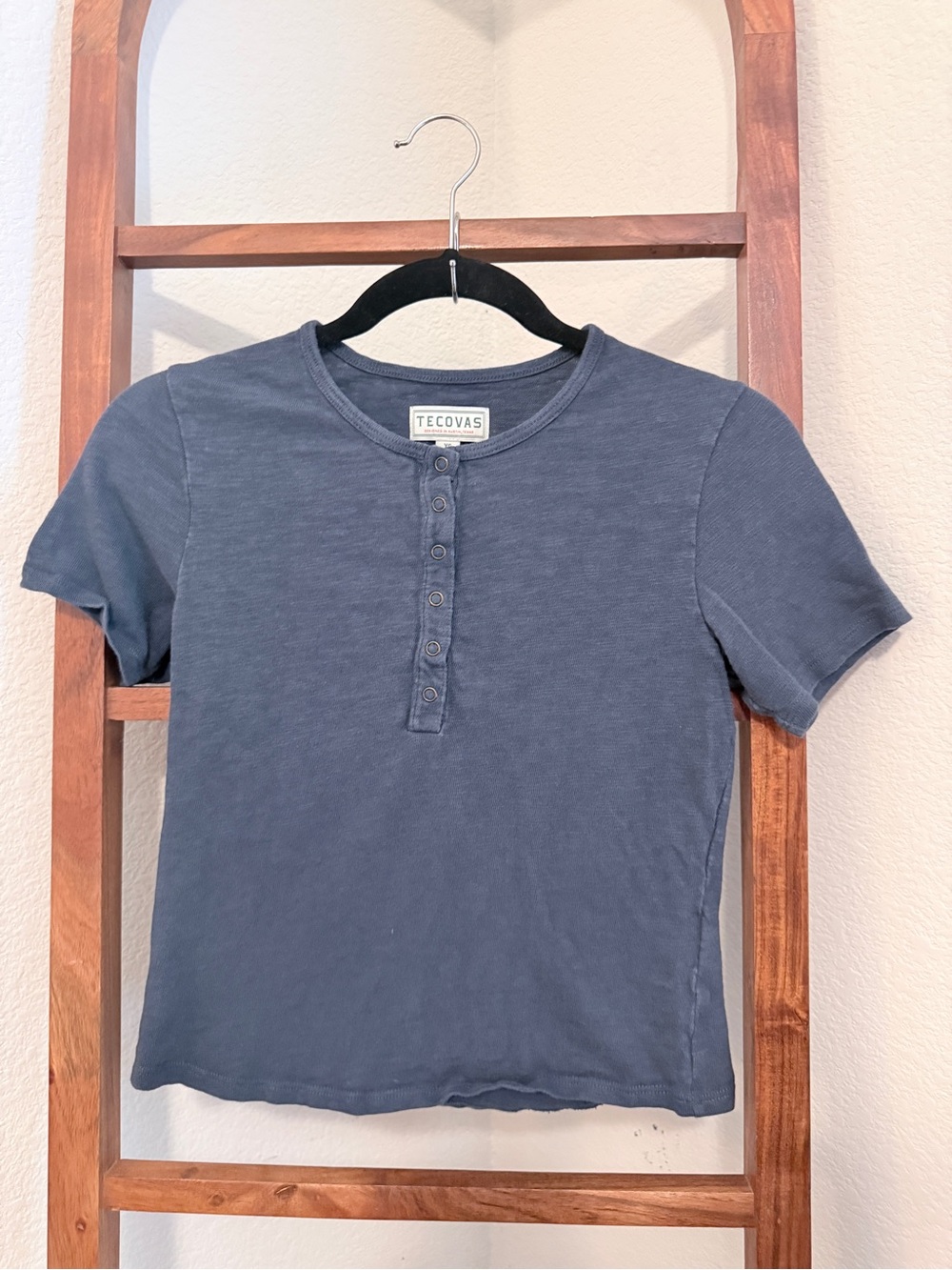 Tecovas Women's Short-Sleeve Henley Top in Navy Blue